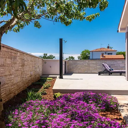 Vakantiehuis In Croatia Near The Coast Pula