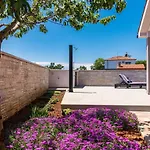 Vakantiehuis In Croatia Near The Coast Pula